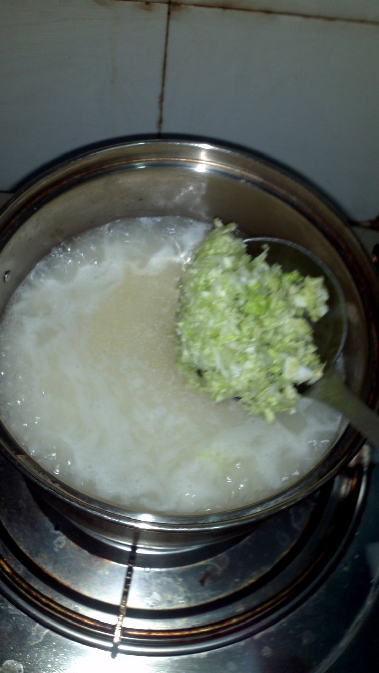 黄豆芽鲫鱼汤粥步骤12