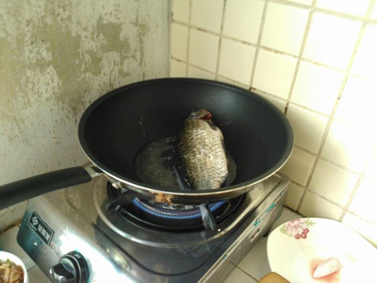 豆芽炖鲫鱼步骤4