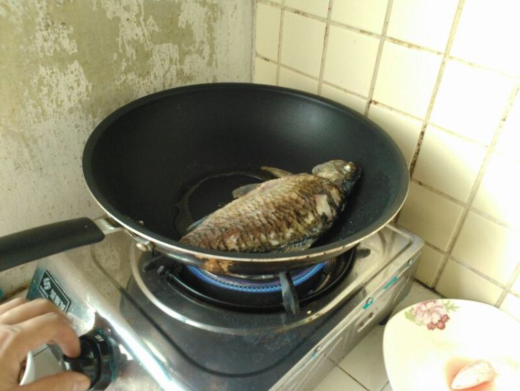 豆芽炖鲫鱼步骤5