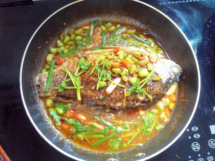 毛豆烧鲫鱼步骤8
