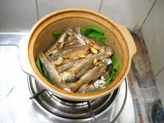 砂锅野鲫鱼步骤9