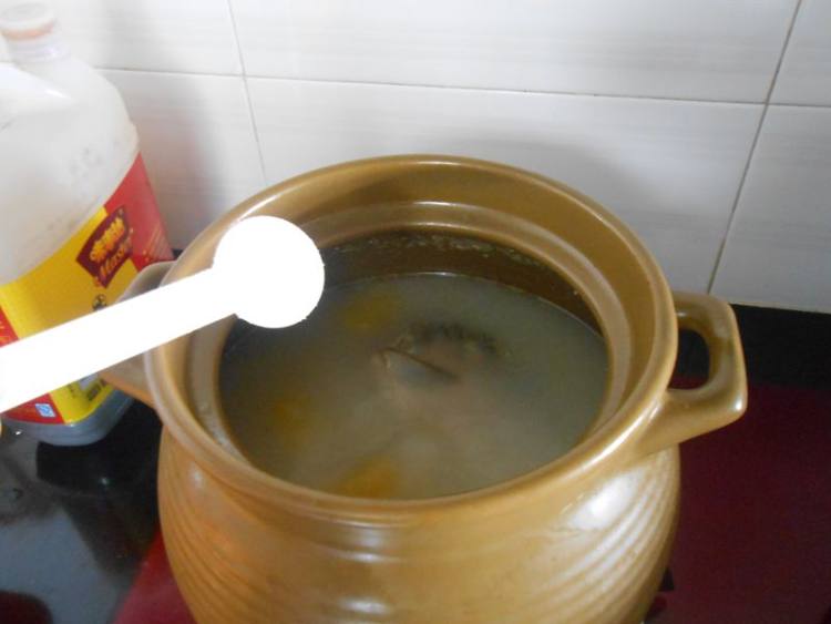 鲫鱼木瓜汤步骤9
