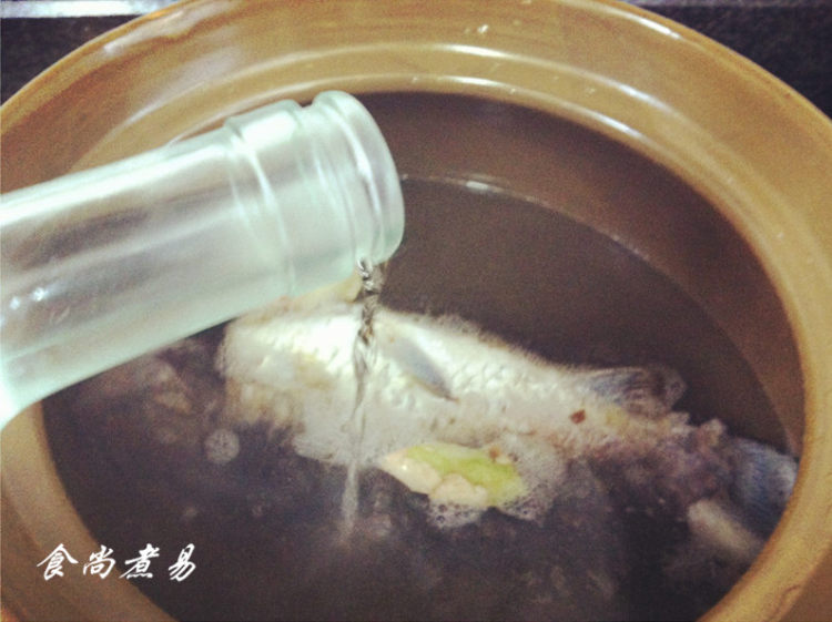 鲫鱼鸡蛋豆腐汤步骤7