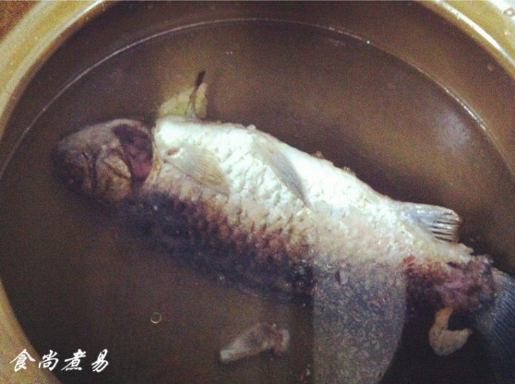 鲫鱼鸡蛋豆腐汤步骤4