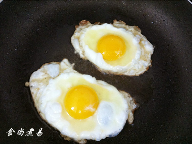 鲫鱼鸡蛋豆腐汤步骤6