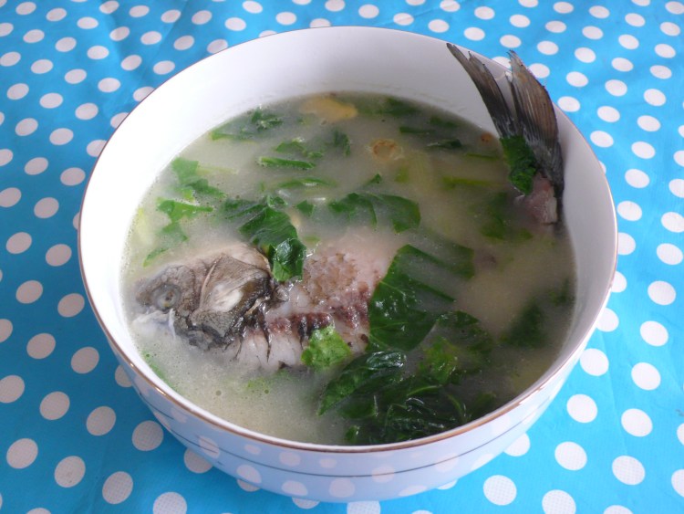 青菜鲫鱼汤步骤7
