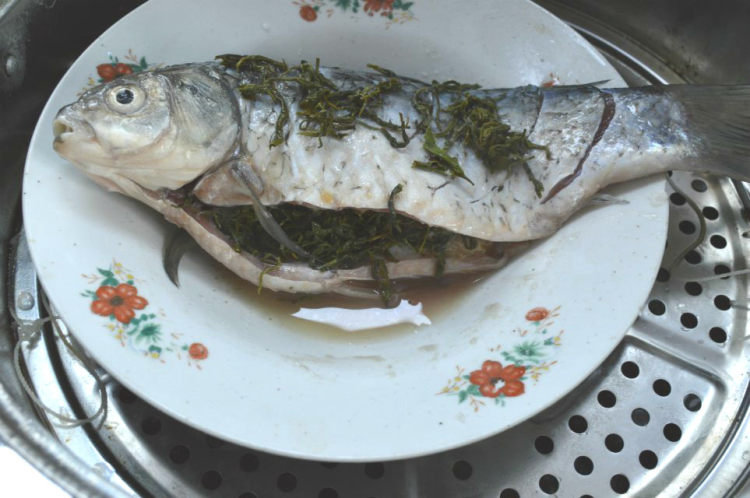 清蒸茶鲫鱼步骤6