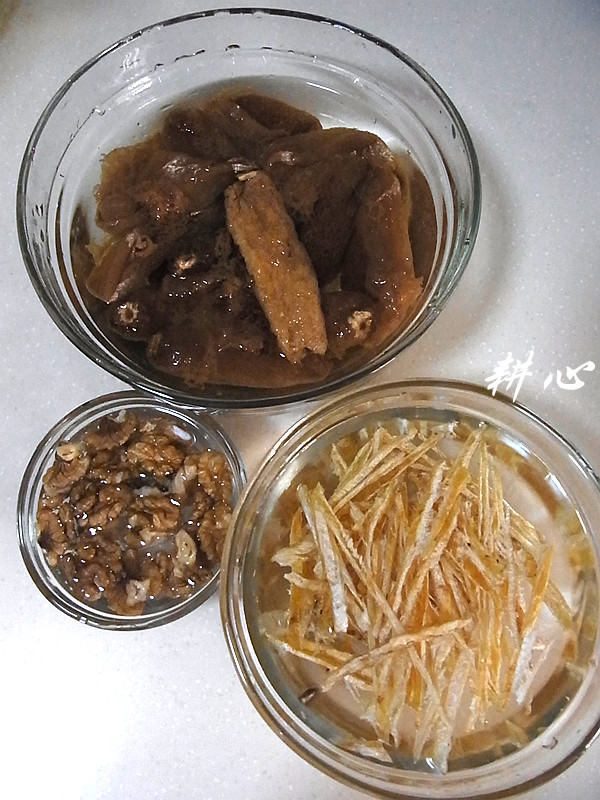 鱼胶竹荪汤步骤2