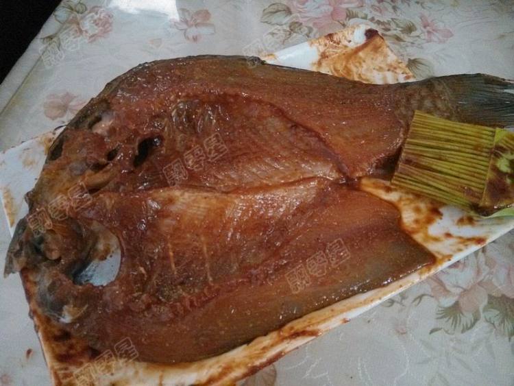 辣烤鲫鱼步骤3