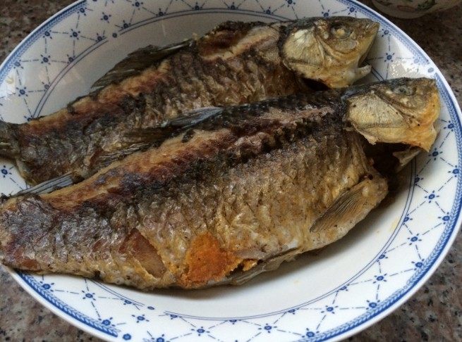 酸菜鲫鱼步骤1