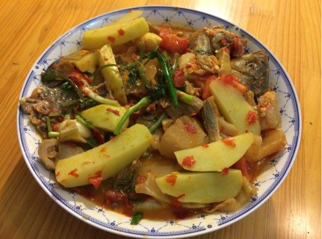 酸菜鲫鱼步骤7