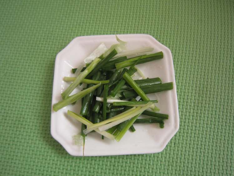 姜葱蒸鲫鱼步骤5