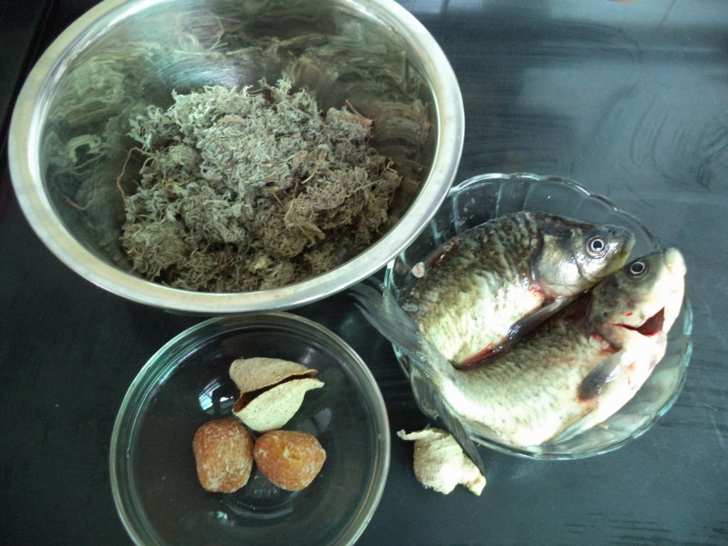 绵茵陈煲鲫鱼步骤1