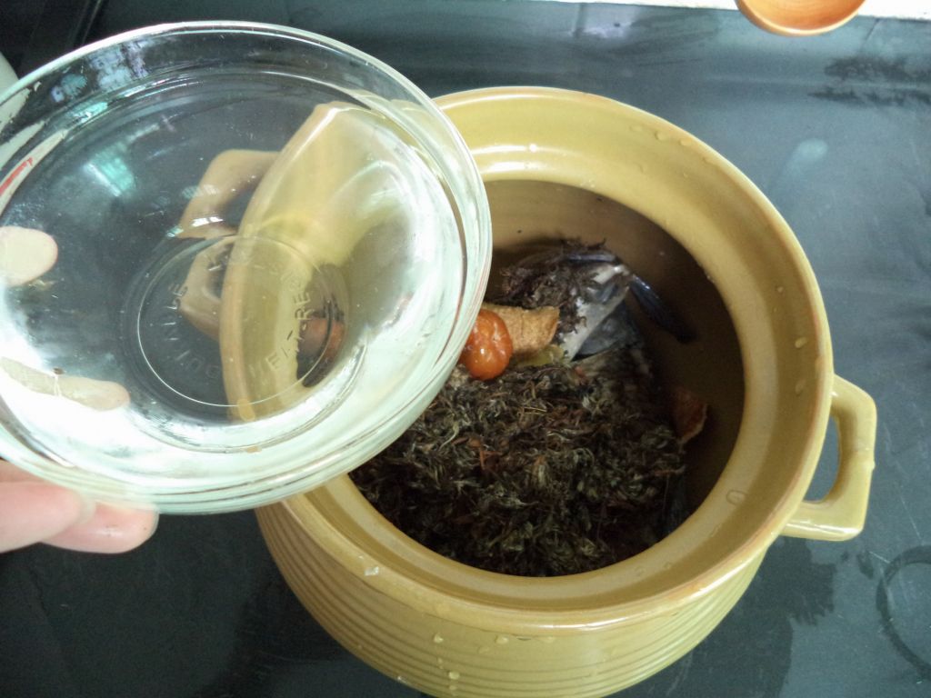 绵茵陈煲鲫鱼步骤8