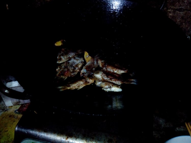 鲫鱼腐竹汤步骤3