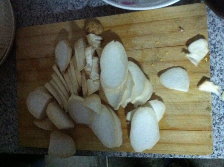 生菜鲫鱼汤步骤1