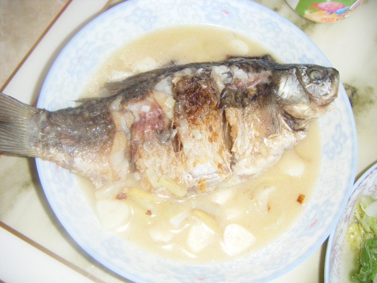 煎鲫鱼步骤8