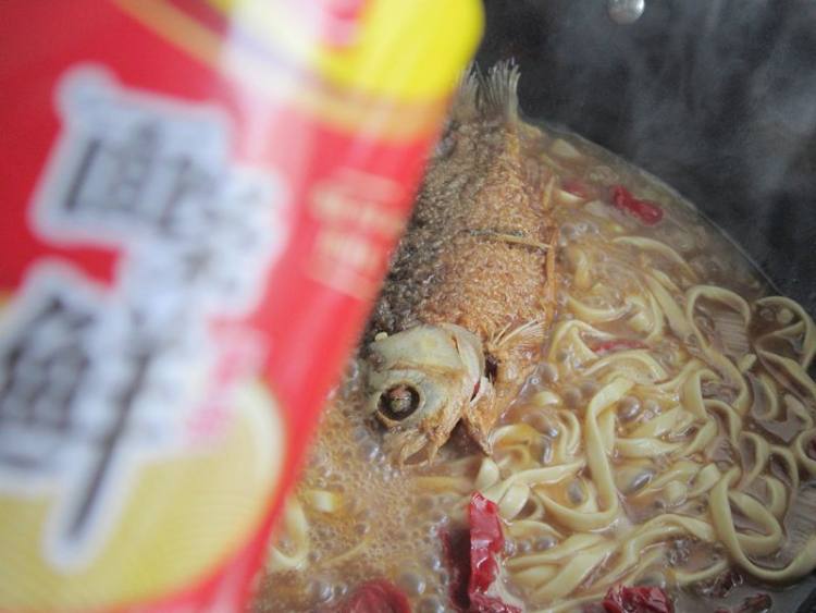 鲫鱼面步骤11