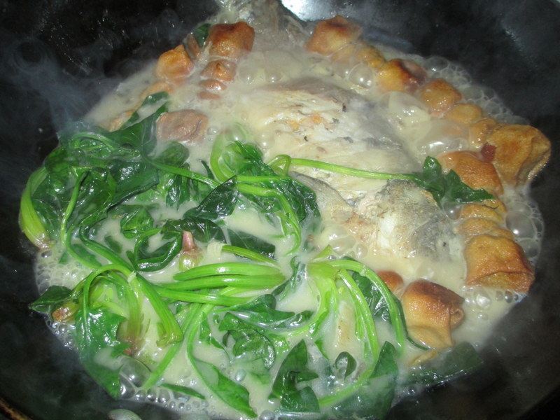 菠菜煲鱼汤步骤14