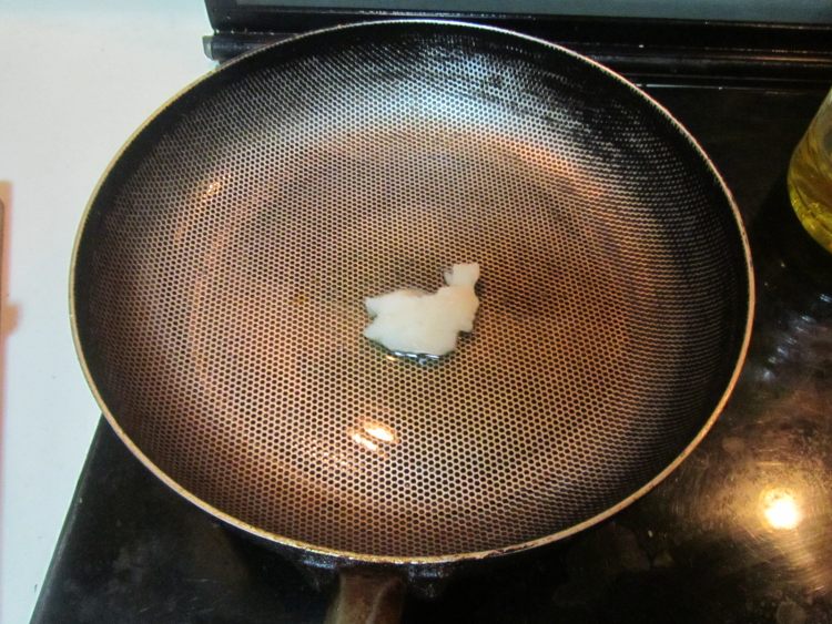 豆腐蘑菇炖鲫鱼步骤4