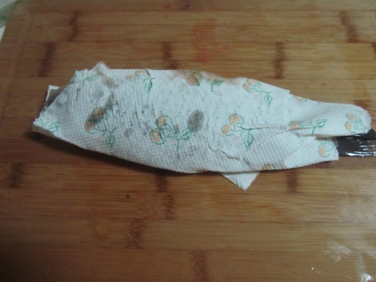 豆腐蘑菇炖鲫鱼步骤2