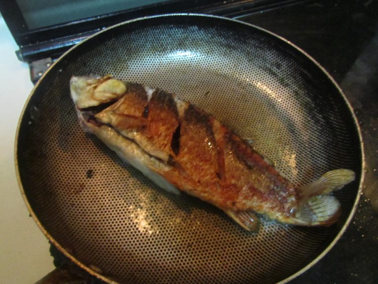 豆腐蘑菇炖鲫鱼步骤6
