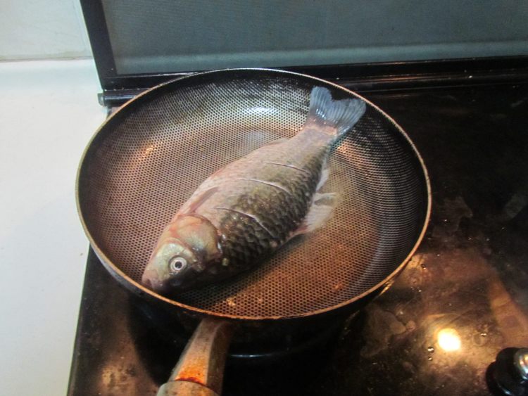 豆腐蘑菇炖鲫鱼步骤5