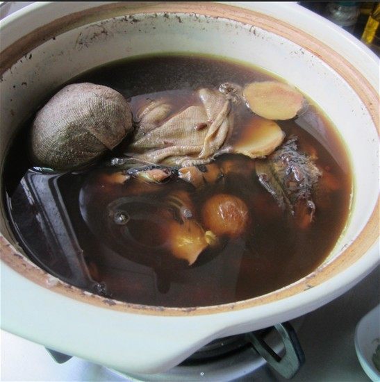 赤小豆绵茵陈煲鲫鱼步骤10