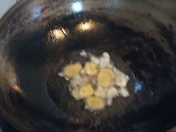 胡萝卜烧鲫鱼步骤2