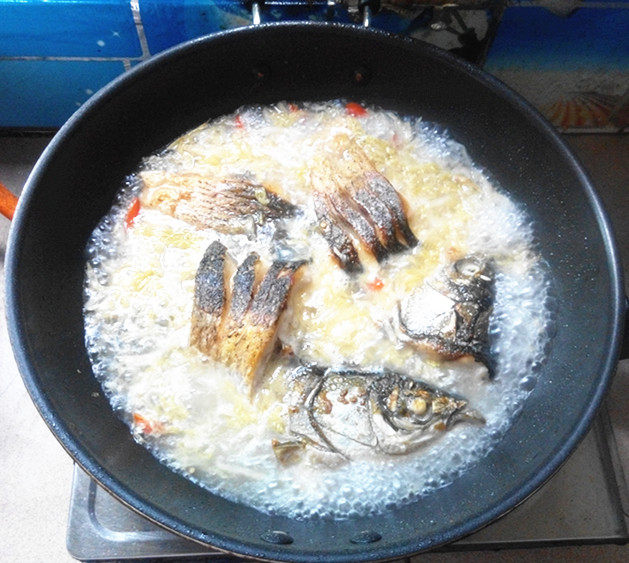 有机酸菜炖鱼步骤9