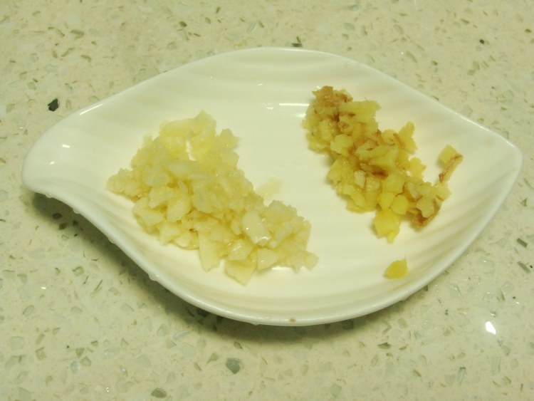 家常烧草鱼块步骤4