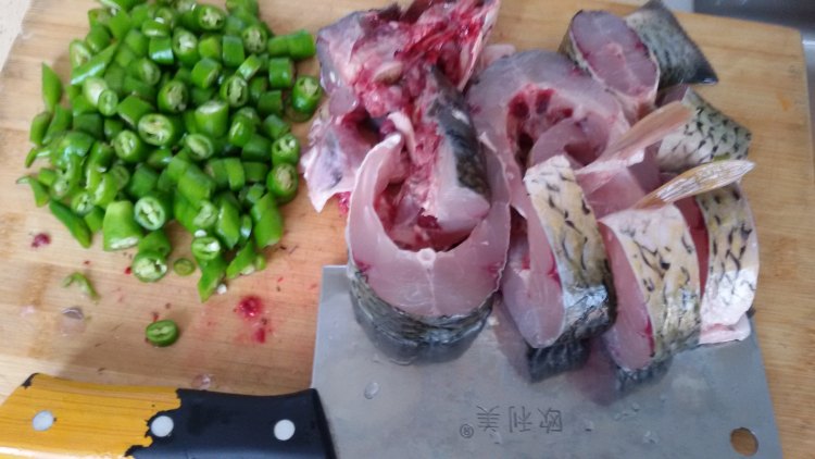 农家辣子鱼步骤3