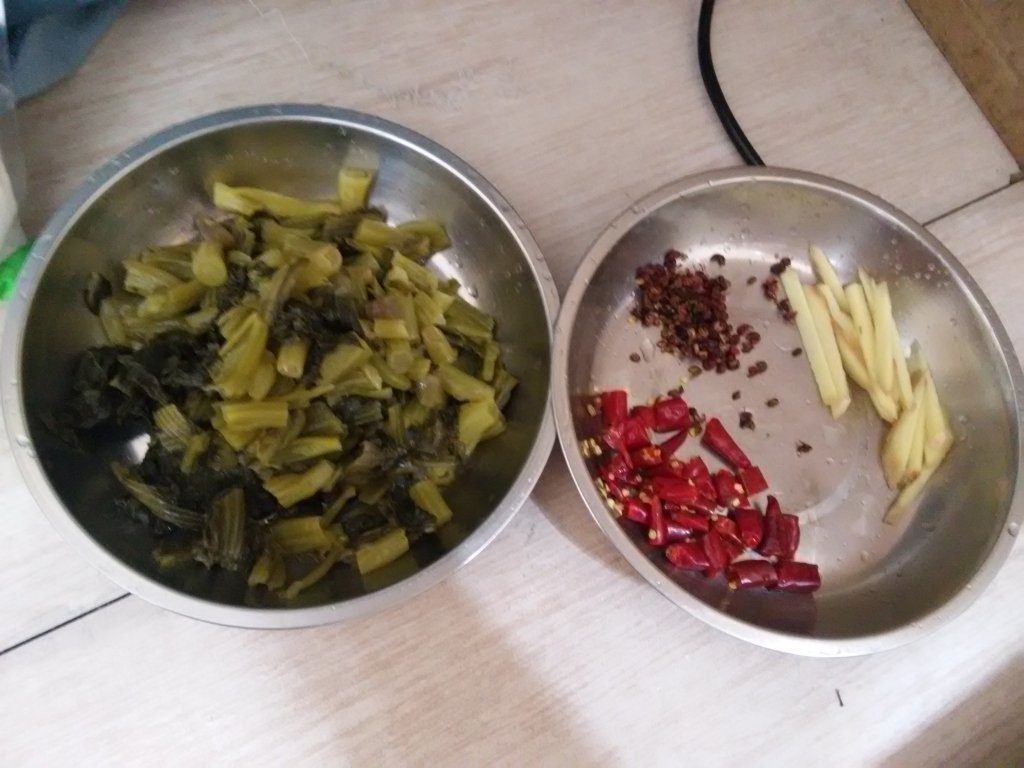 香辣酸菜鱼步骤2