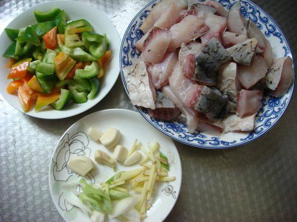 啤酒焖酥鱼步骤1