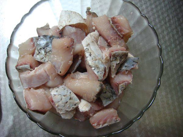 啤酒焖酥鱼步骤2