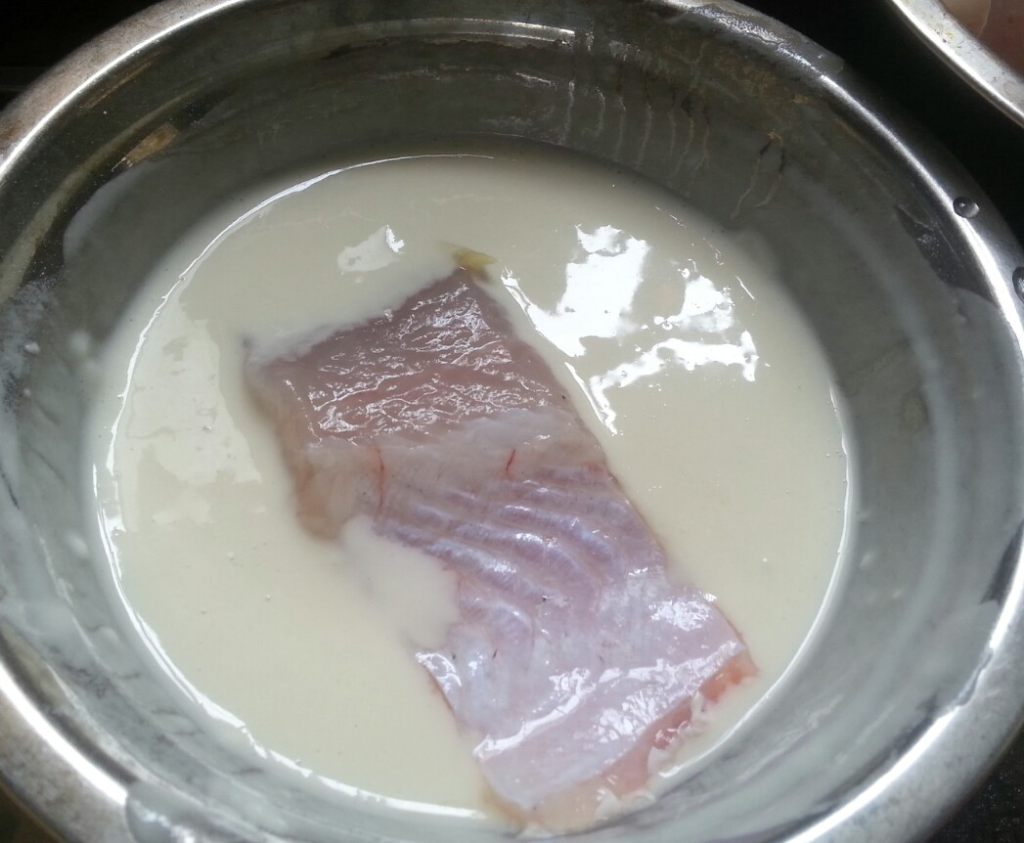 酸菜鱼块步骤2