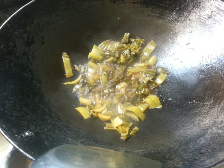 酸菜鱼块步骤6
