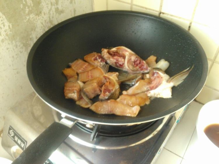 豆腐烧草鱼段步骤6