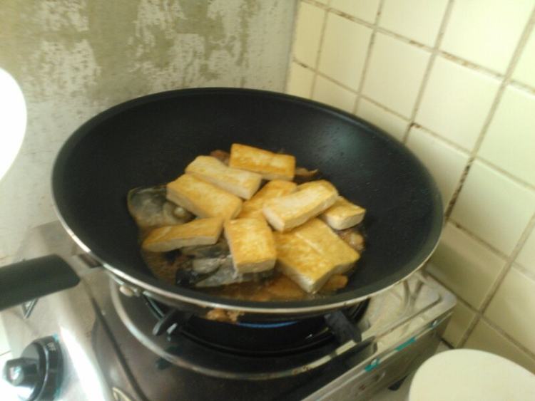 豆腐烧草鱼段步骤7