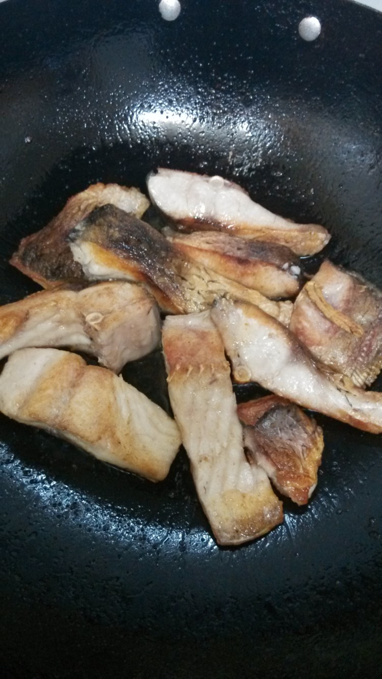 紫苏酱烧鱼块步骤5