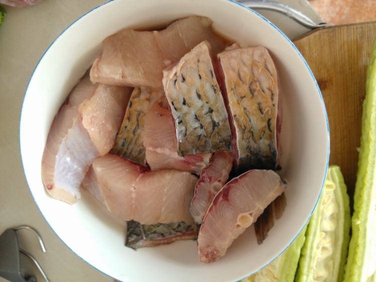 菌菇炖草鱼步骤4
