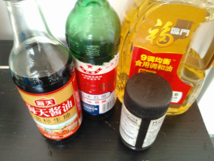 菌菇炖草鱼步骤3