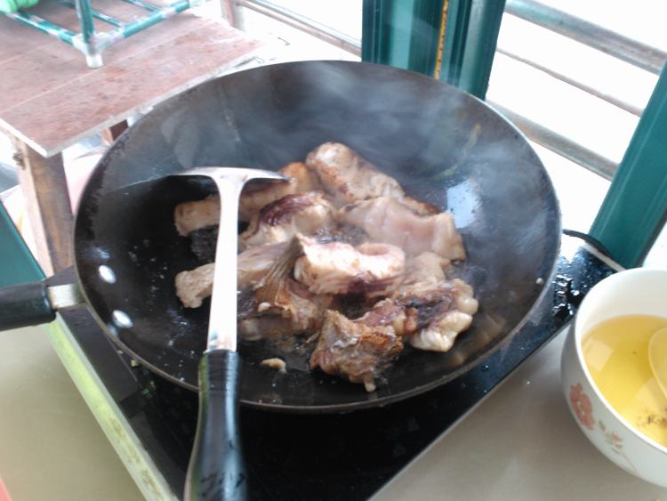 菌菇炖草鱼步骤6