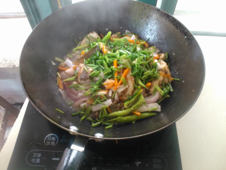 菌菇炖草鱼步骤11