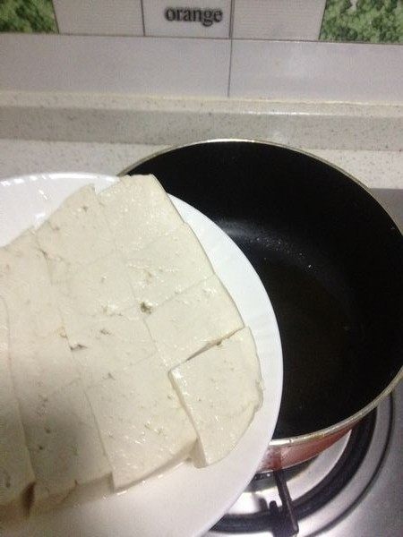 豆腐焖草鱼步骤2