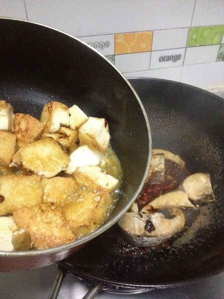 豆腐焖草鱼步骤6