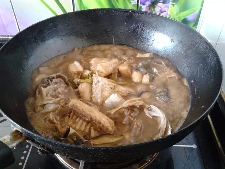 香菇炖草鱼块步骤10