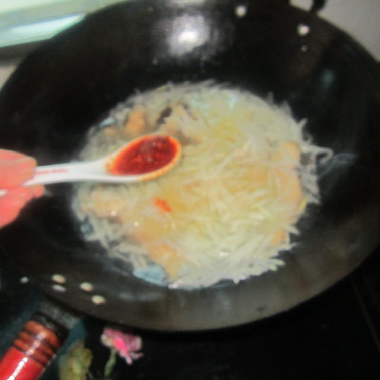腐乳萝卜丝煮鱼步骤11