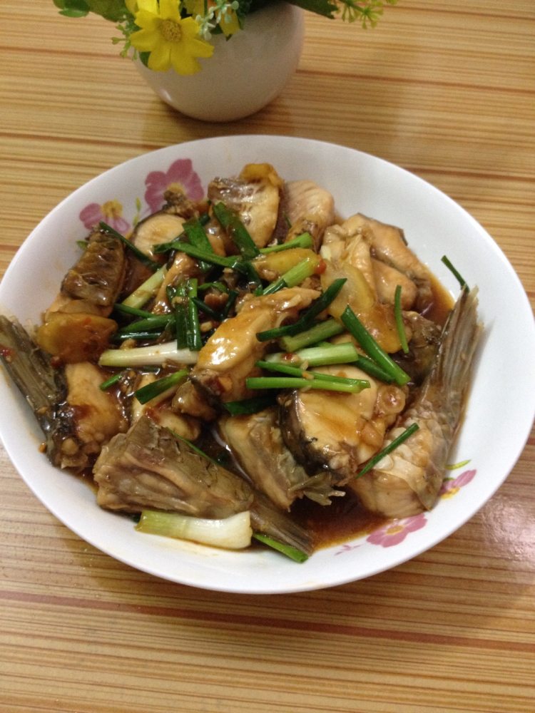 蚝汁焖草鱼步骤5