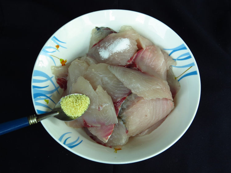芝麻炸鱼排步骤6